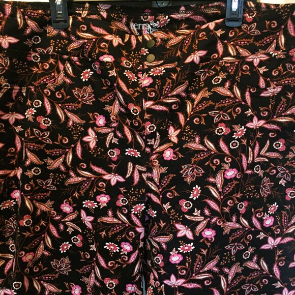 Bundle - 2 pairs Women's Plus Pants Sz 1x and 2X Stretch Floral and Paisley - Picture 4 of 8